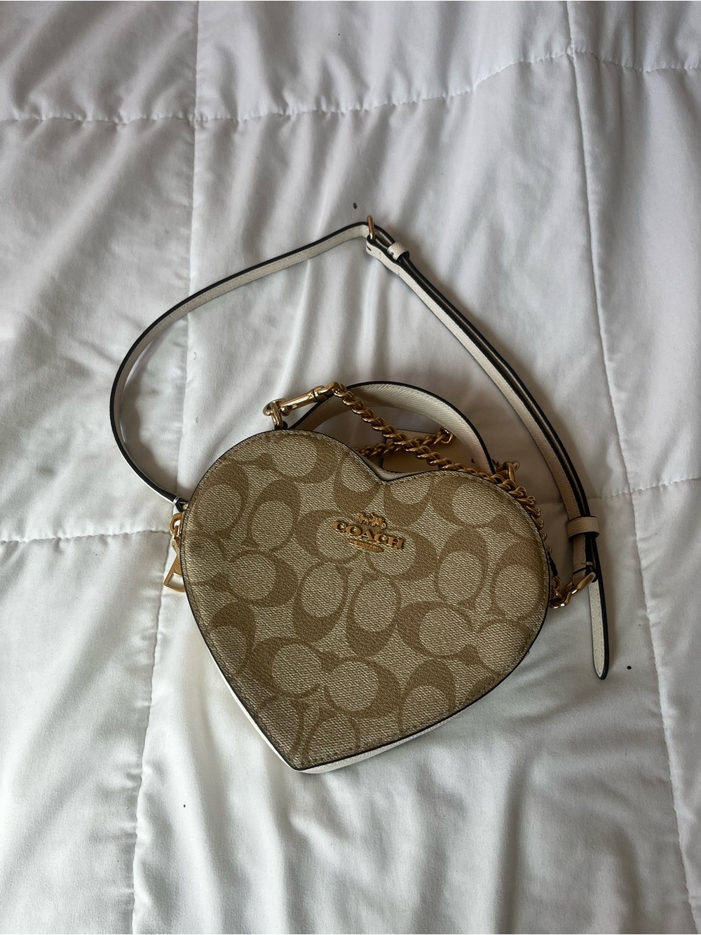 Coach Khaki/Chalk Signature Heart Crossbody with Gold Chain - Picture 6 of 6